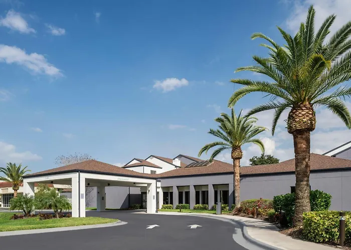 Courtyard By Marriott Orlando Airport Hotel